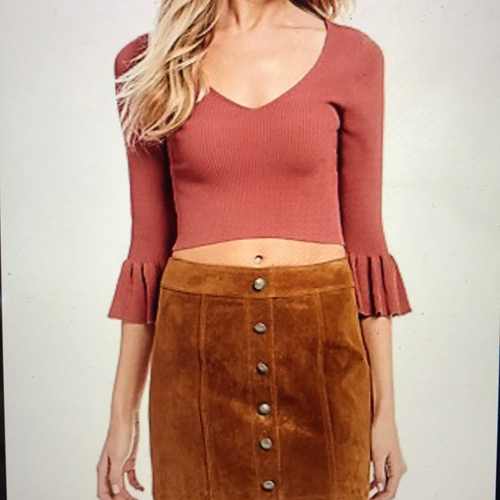 Bell sleeve V-neck